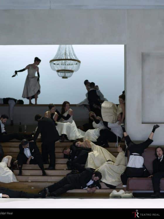 Empoderada y conceptual «Arabella»