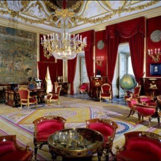 “Franco y Azaña despreciaban a los políticos”. Conversación con Emilia Landaluce